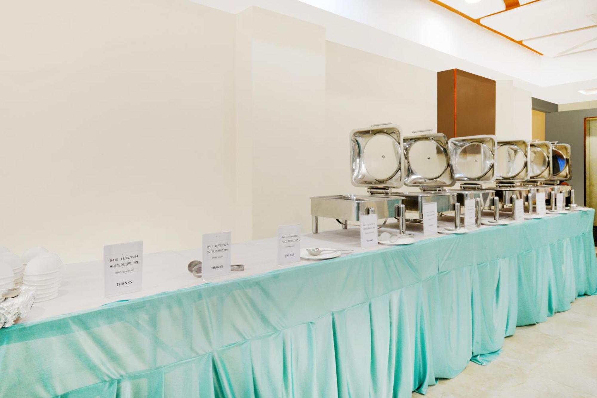Hotel Desert Inn Tharad Kültér fotó