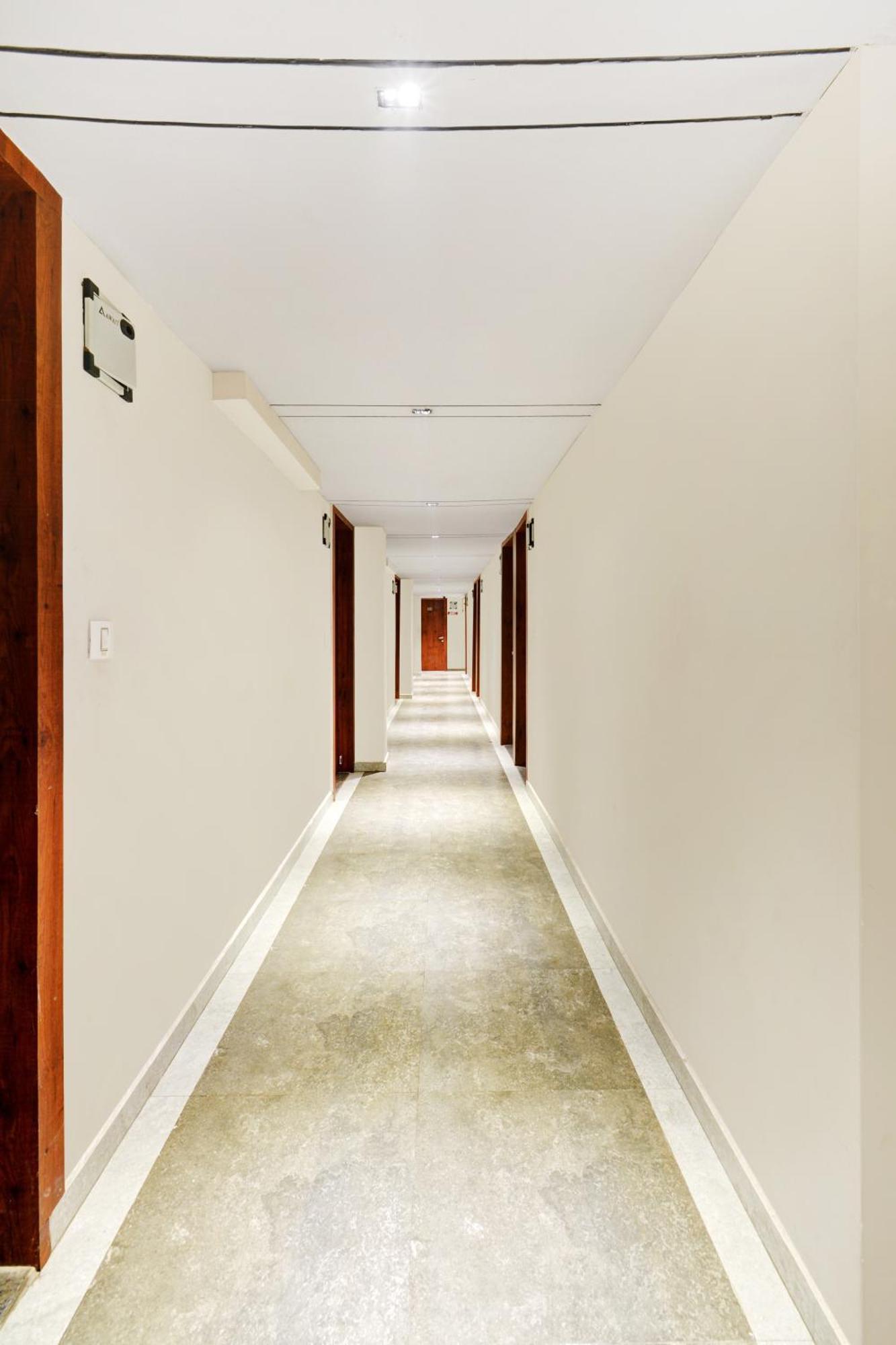 Hotel Desert Inn Tharad Kültér fotó