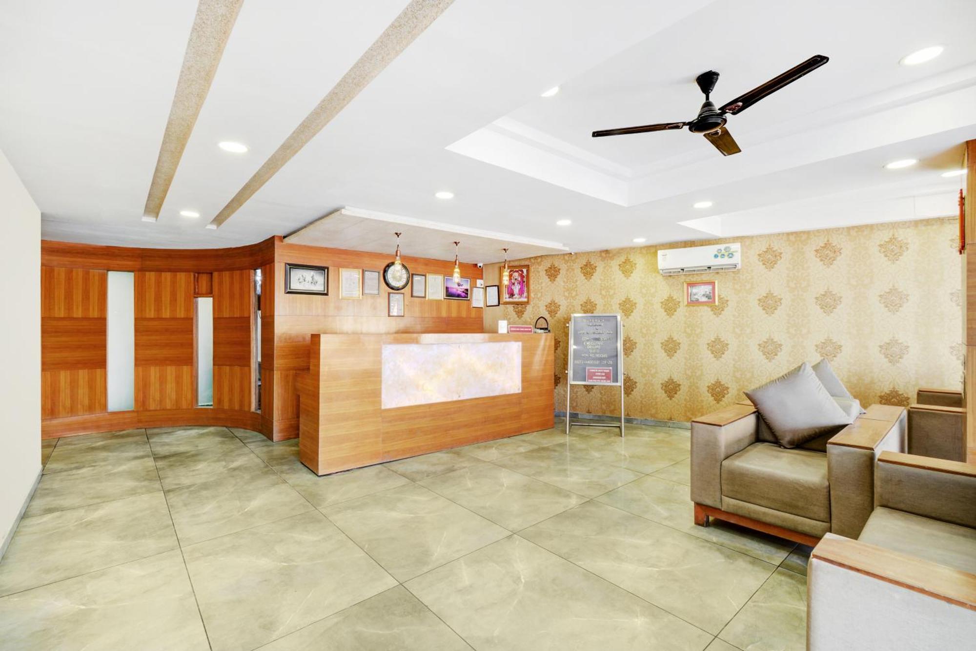 Hotel Desert Inn Tharad Kültér fotó