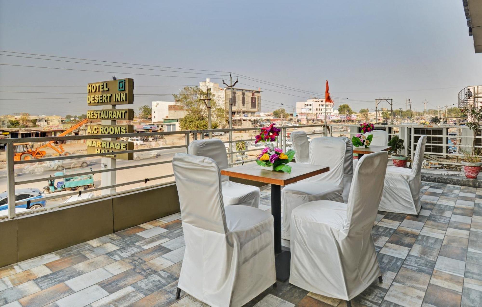 Hotel Desert Inn Tharad Kültér fotó