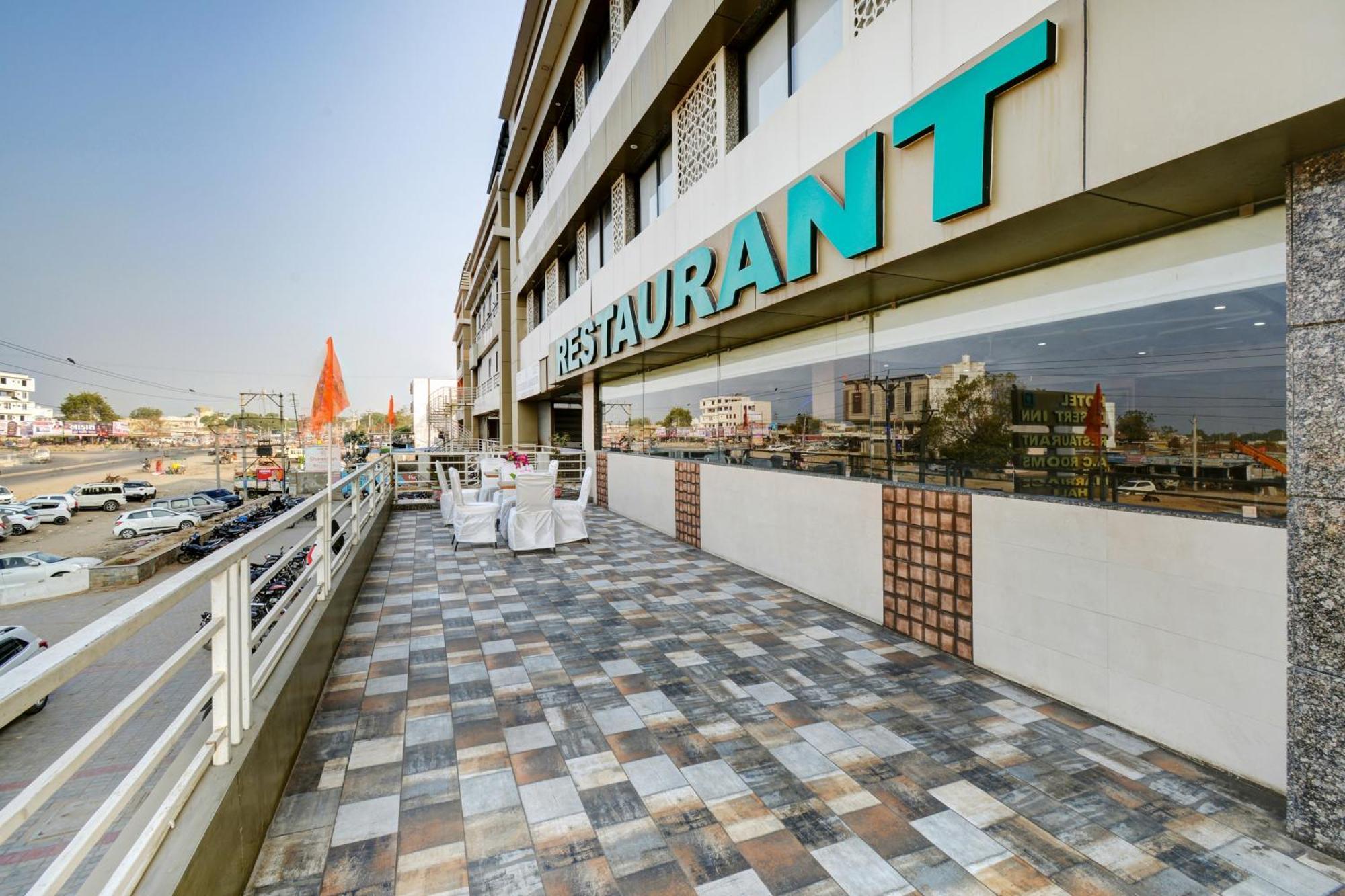 Hotel Desert Inn Tharad Kültér fotó