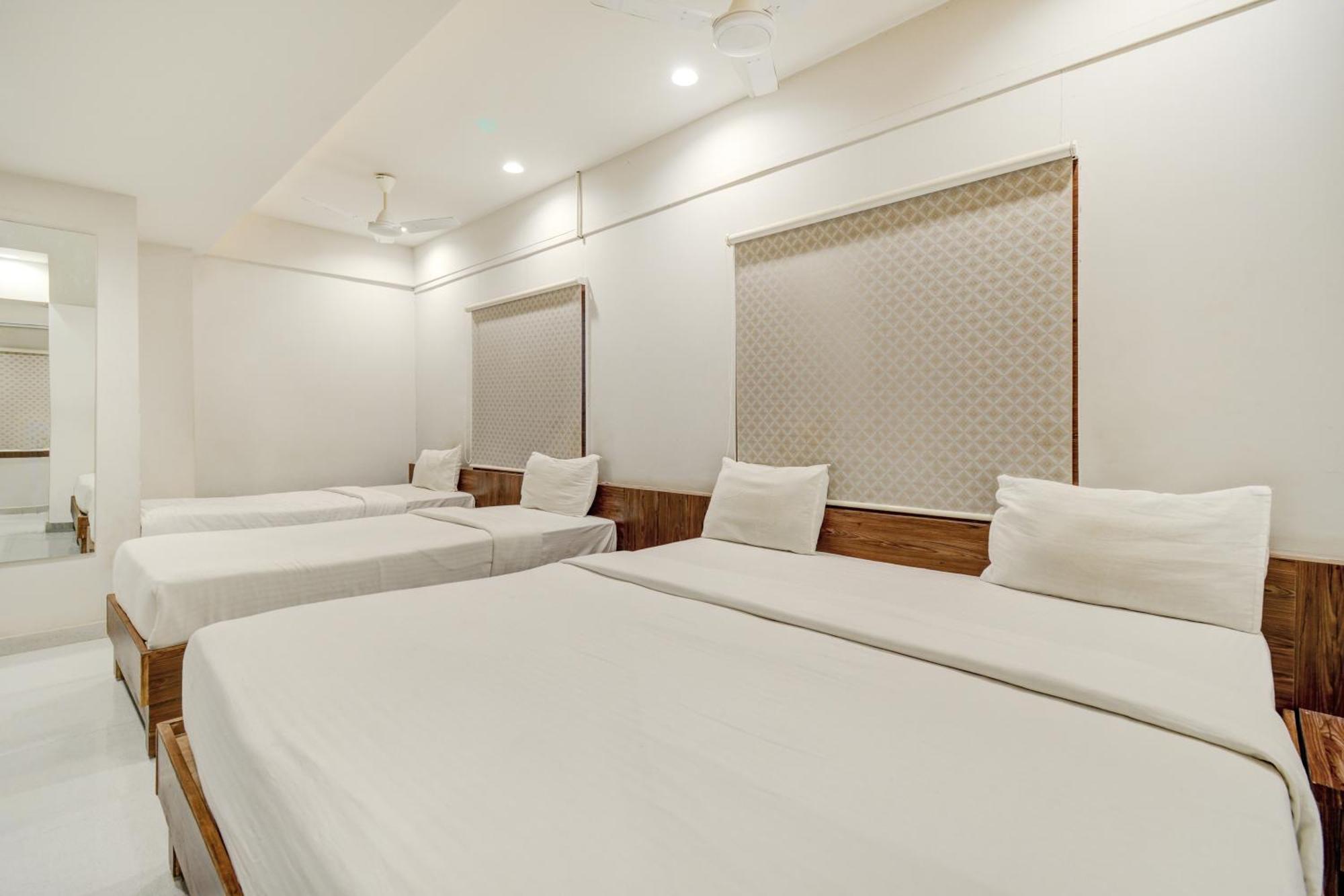 Hotel Desert Inn Tharad Kültér fotó