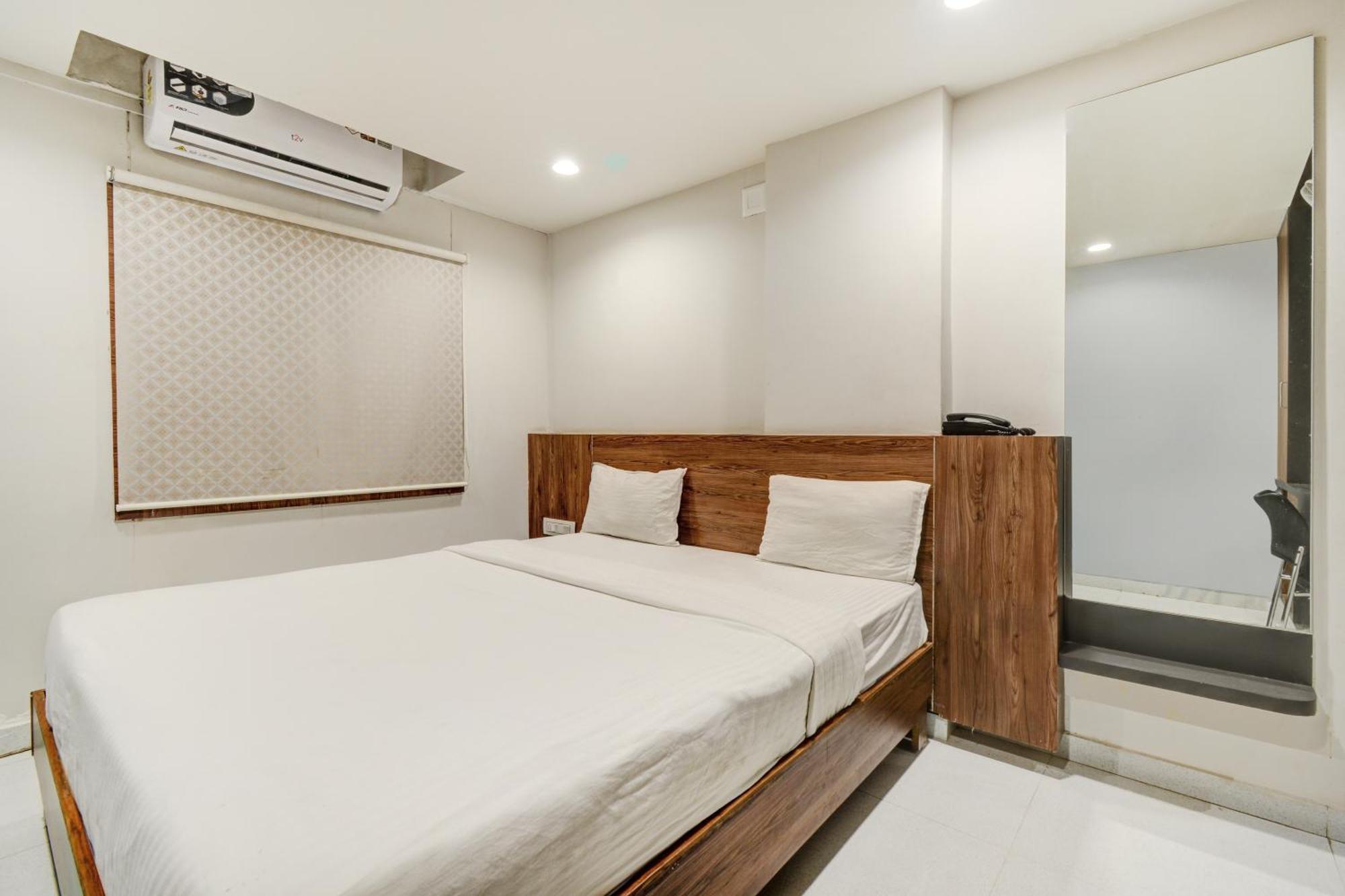 Hotel Desert Inn Tharad Kültér fotó